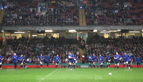 21.02.11 - The Wales rugby squad train at the Millennium Stadium during a session open to the members of the public to watch  