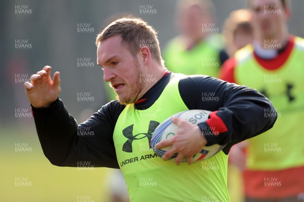 210212 - Wales Rugby Training -Gethin Jenkins during training