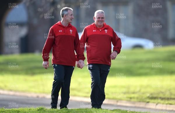 210219 - Wales Rugby Training - Rob Howley (left) and Warren Gatland during training