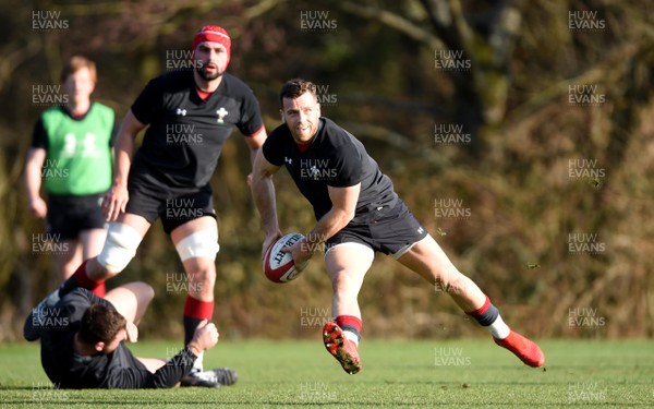 210219 - Wales Rugby Training - Gareth Davies during training