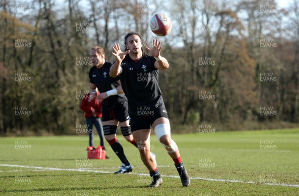 210219 - Wales Rugby Training - Josh Navidi during training