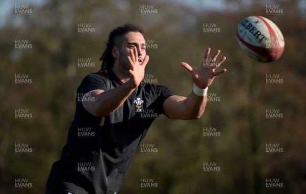 210219 - Wales Rugby Training - Josh Navidi during training