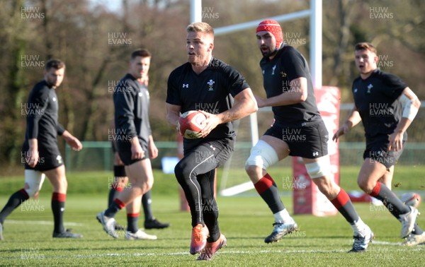 210219 - Wales Rugby Training - Gareth Anscombe during training