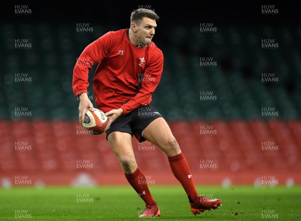 210220 - Wales Rugby Training - Dan Biggar during training
