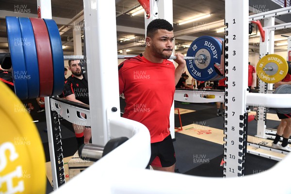 210222 - Wales Rugby Training - Leon Brown during a gym session