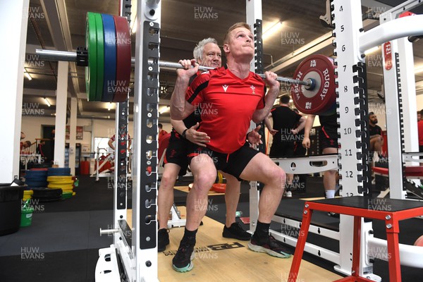 210222 - Wales Rugby Training - Johnny McNicholl and Paul Stridgeon during a gym session