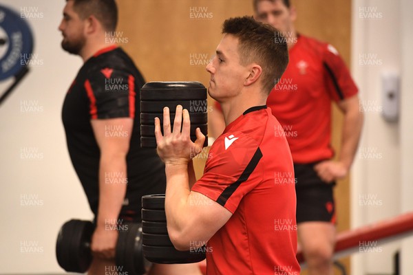 210222 - Wales Rugby Training - Jonathan Davies during a gym session