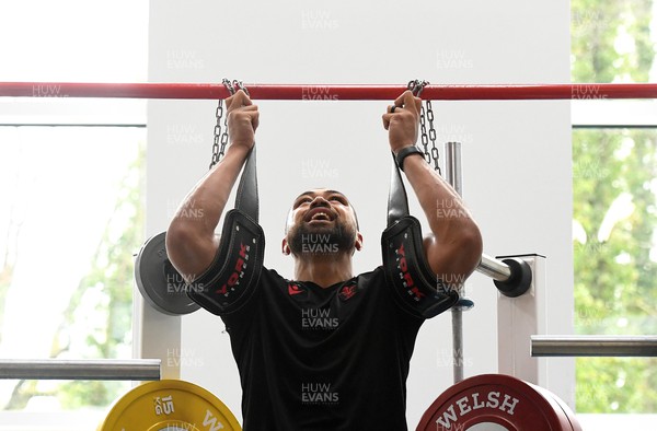 210222 - Wales Rugby Training - Taulupe Faletau during a gym session