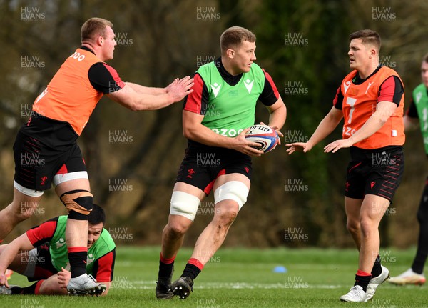 210222 - Wales Rugby Training - Ben Carter during training