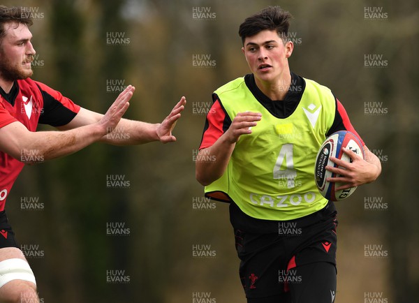 210222 - Wales Rugby Training - Louis Rees-Zammit during training
