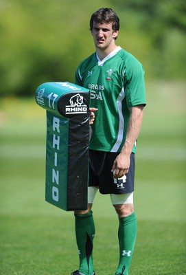 21.05.09 - Wales Rugby Training - Sam Warburton in action during training. 