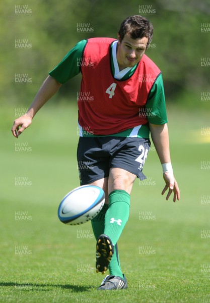 21.05.09 - Wales Rugby Training - Daniel Evans in action during training. 