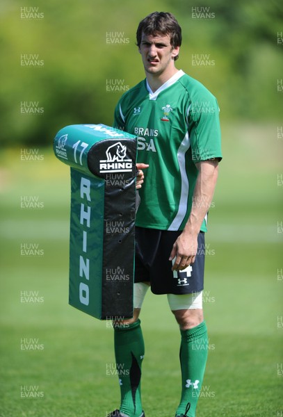 21.05.09 - Wales Rugby Training - Sam Warburton in action during training. 
