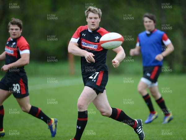 210513 - Wales Rugby Training -Jonathan Spratt during training 