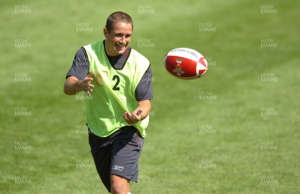 21.08.07 - Wales Rugby Training - Shane Williams during training 