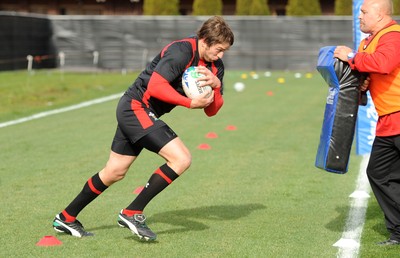 21.09.11 - Wales Rugby Training - Ryan Jones during training. 