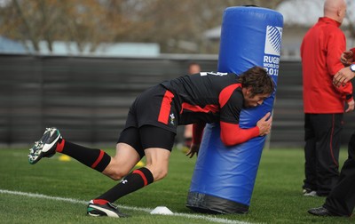 21.09.11 - Wales Rugby Training - Ryan Jones during training. 