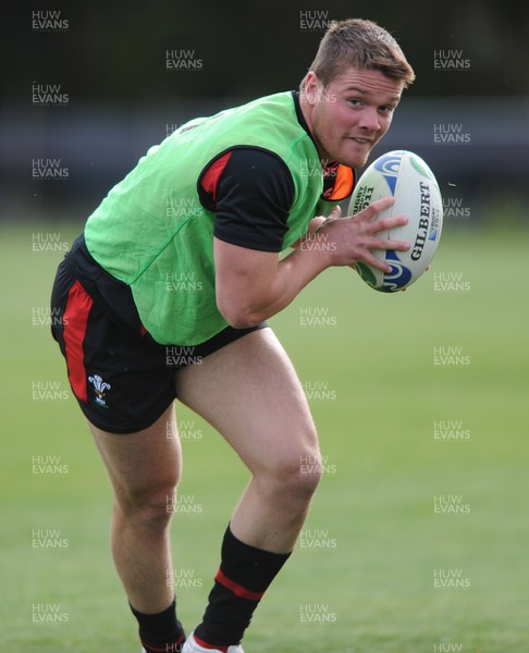 21.09.11 - Wales Rugby Training - Tavis Knoyle during training. 