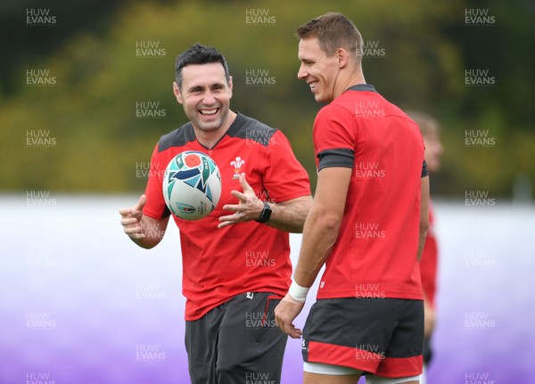 210919 - Wales Rugby Training - Stephen Jones and Liam Williams during training
