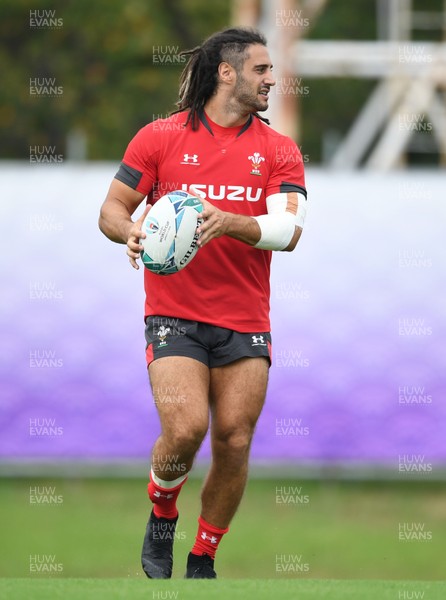 210919 - Wales Rugby Training - Josh Navidi during training