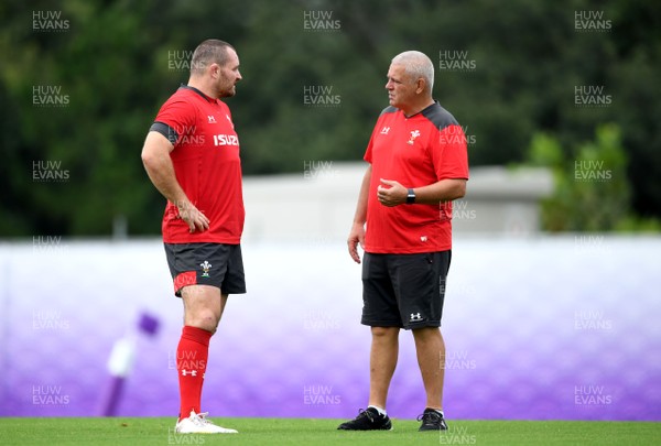 210919 - Wales Rugby Training - Ken Owens and Warren Gatland during training