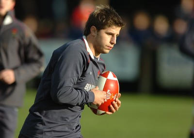 21.11.07 - Wales Rugby Training - Robin Sowden-Taylor during training 