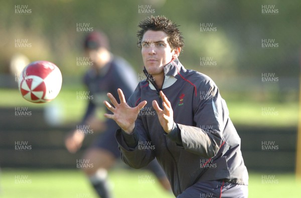 21.11.07 - Wales Rugby Training - James Hook in action during training 