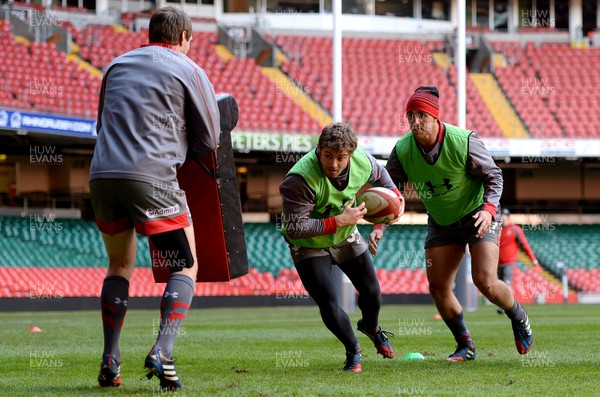 211113 - Wales Rugby Training -Leigh Halfpenny during training