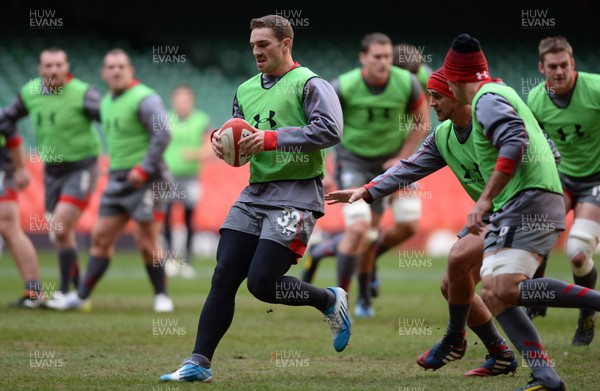 211113 - Wales Rugby Training -George North during training