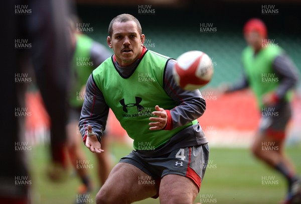 211113 - Wales Rugby Training -Paul James during training