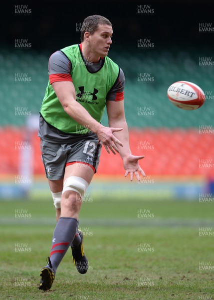 211113 - Wales Rugby Training -Ian Evans during training