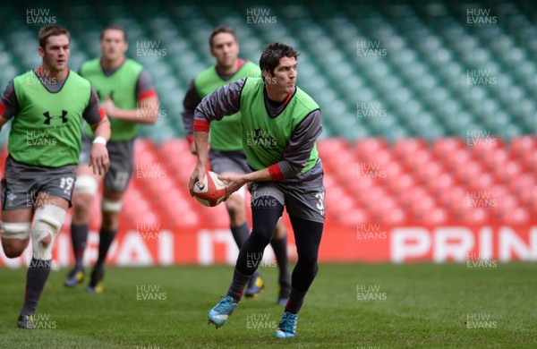 211113 - Wales Rugby Training -James Hook during training