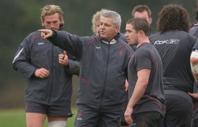 22.01.08 - Wales Rugby Training - Wales Coach, Warren Gatland puts his players through their paces during training 