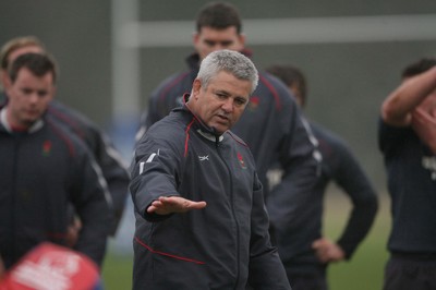 22.01.08 - Wales Rugby Training - Wales Coach, Warren Gatland puts his players through their paces during training 