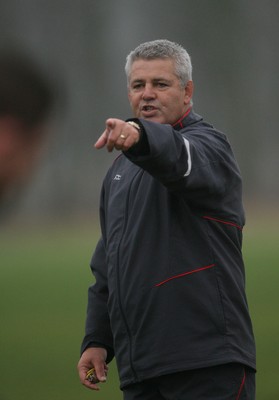 22.01.08 ...Wales rugby training... Wales coach Warren Gatland during training in Cardiff. 