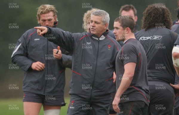 22.01.08 - Wales Rugby Training - Wales Coach, Warren Gatland puts his players through their paces during training 