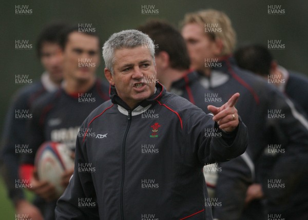 22.01.08 ...Wales rugby training... Wales coach Warren Gatland during training in Cardiff. 