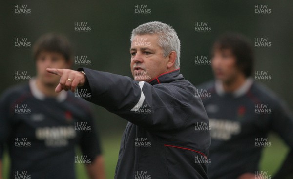 22.01.08 ...Wales rugby training... Wales coach Warren Gatland during training in Cardiff. 