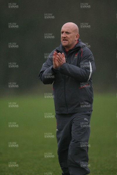 22.01.08 ...Wales rugby training... Wales defence coach Shaun Edwards during training in Cardiff. 
