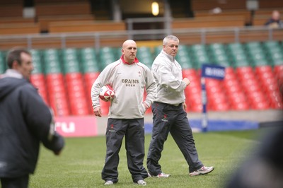 22.02.08 Wales Rugby Training... Wales coach Warren Gatland and Shaun Edwards during training. 