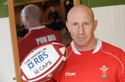 22.02.08 - Wales Rugby Training - Tom Shanklin who will win his 50th cap for Wales when he takes on Italy tomorrow with a Welsh shirt with the words "PUM DEG" which is Welsh for fifty 