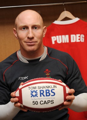 22.02.08 - Wales Rugby Training - Tom Shanklin who will win his 50th cap for Wales when he takes on Italy tomorrow with a Welsh shirt with the words "PUM DEG" which is Welsh for fifty 