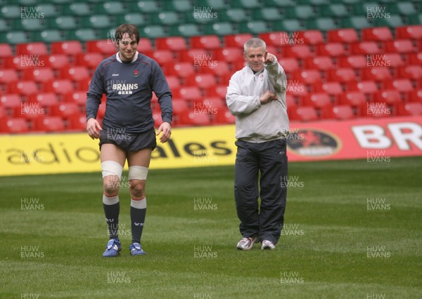 22.02.08 Wales Rugby Training... Wales coach Warren Gatland and Ryan Jones during training. 