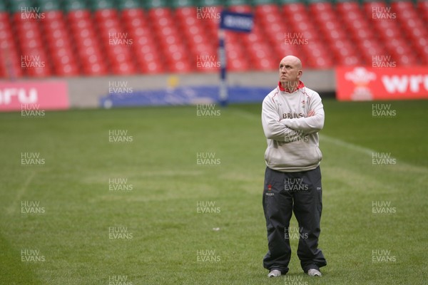 22.02.08 Wales Rugby Training... Wales defence coach Shaun Edwards ponders. 