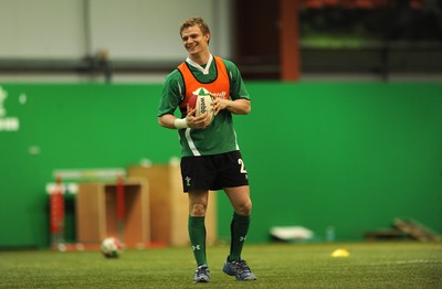 22.02.10 - Wales Rugby Training - Dwayne Peel during training. 