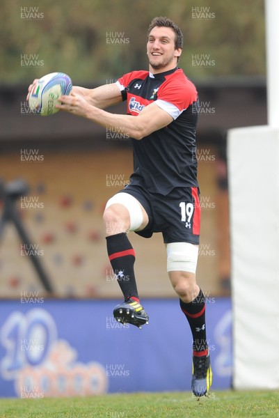 220213 - Wales Rugby Captains Run - Sam Warburton during training 