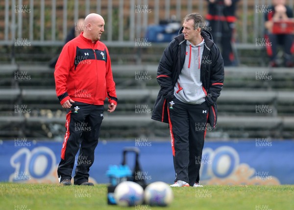 220213 - Wales Rugby Captains Run - Shaun Edwards and Rob Howley during training 