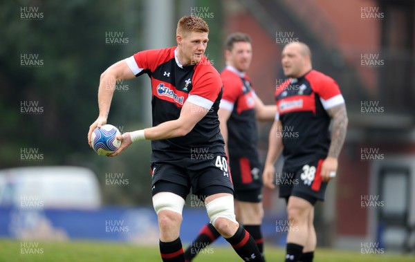 220213 - Wales Rugby Captains Run - Andrew Coombs during training 