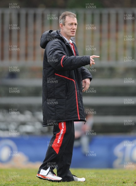 220213 - Wales Rugby Captains Run - Rob Howley during training 