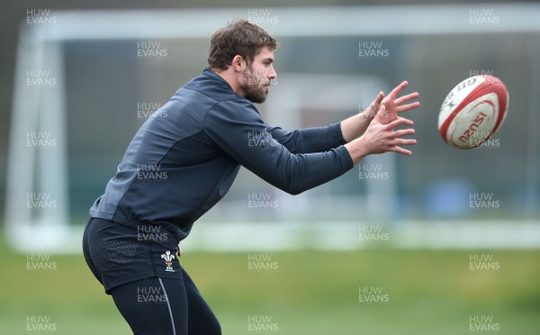 220218 - Wales Rugby Training - Leigh Halfpenny during training